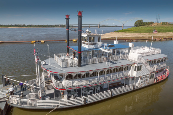 memphis riverboat fight